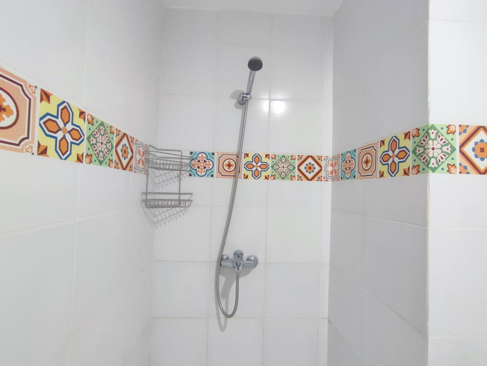 Simple And Homey At Paltrow By Travelio Apartemen