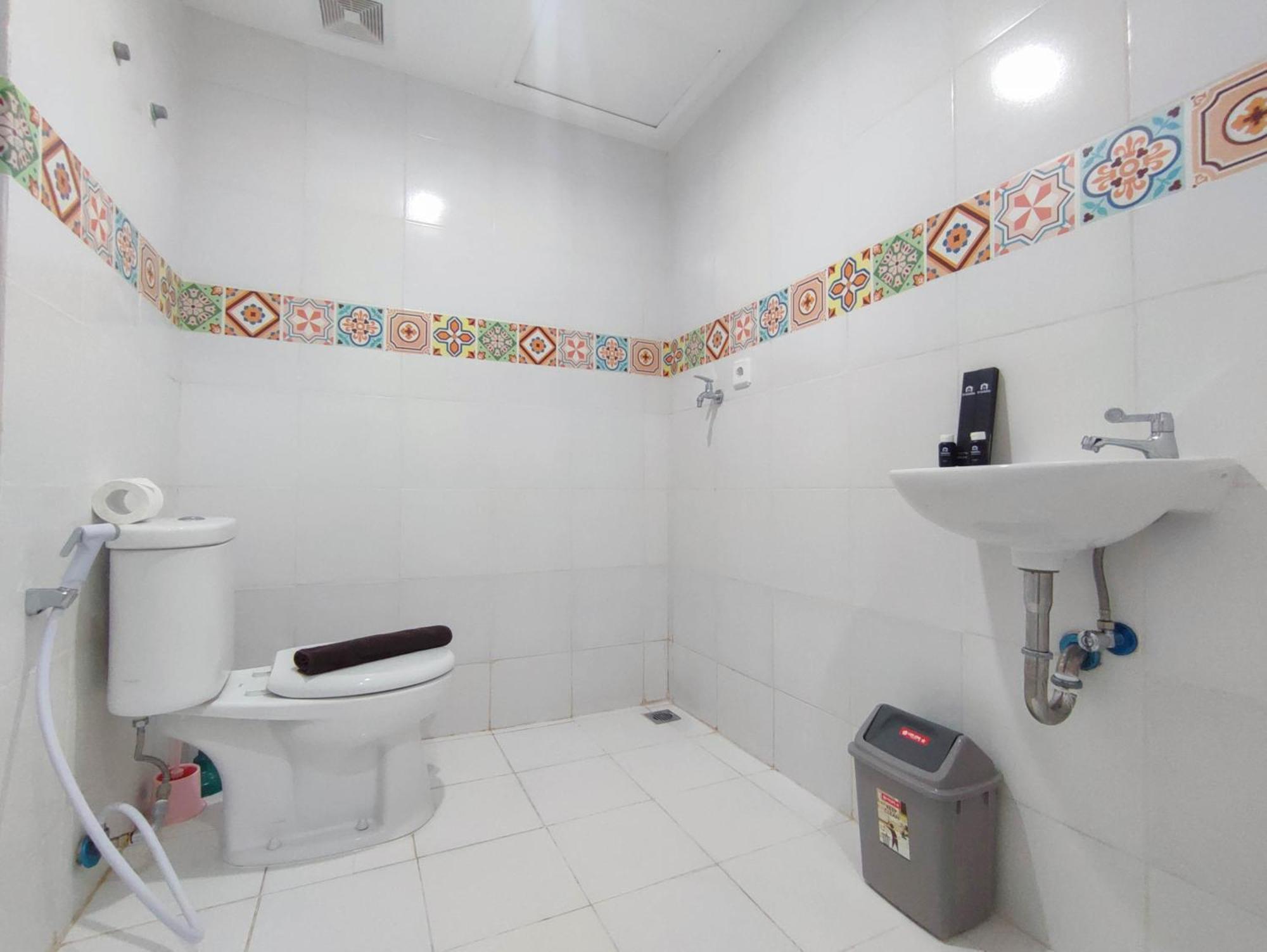 Apartemen Simple And Homey At Paltrow By Travelio